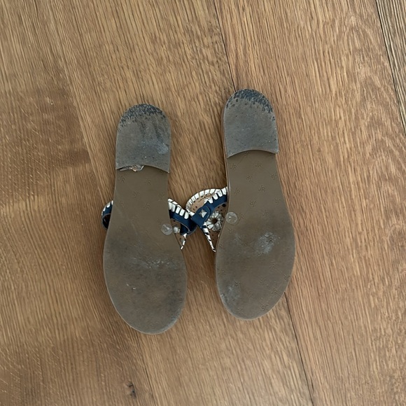 Jack Rogers Georgica sandal, size 8, navy & platinum circle whipstitch leather - Picture 3 of 5